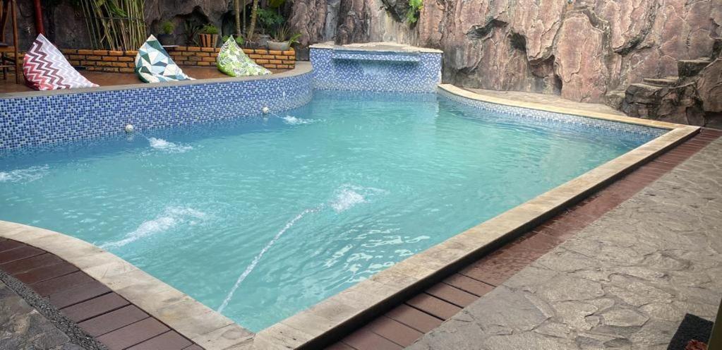 Sentosa Lodge Padang  Exterior photo